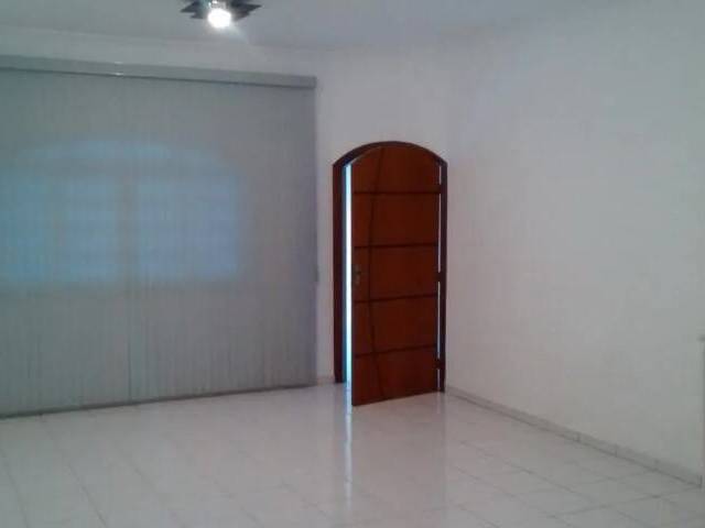 Casa para Venda em São José dos Campos - 4